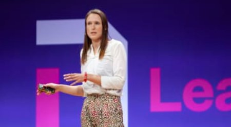 Sorrel speaking at LeadDev Berlin 2022 on a Lean Agile Approach to Learning & Development